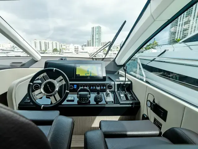 Azimut 53 Fly