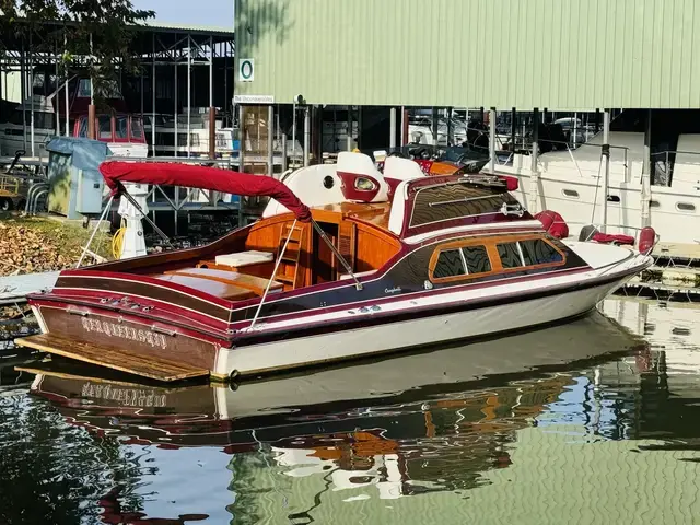 Campbell 32 Flybridge Cruiser