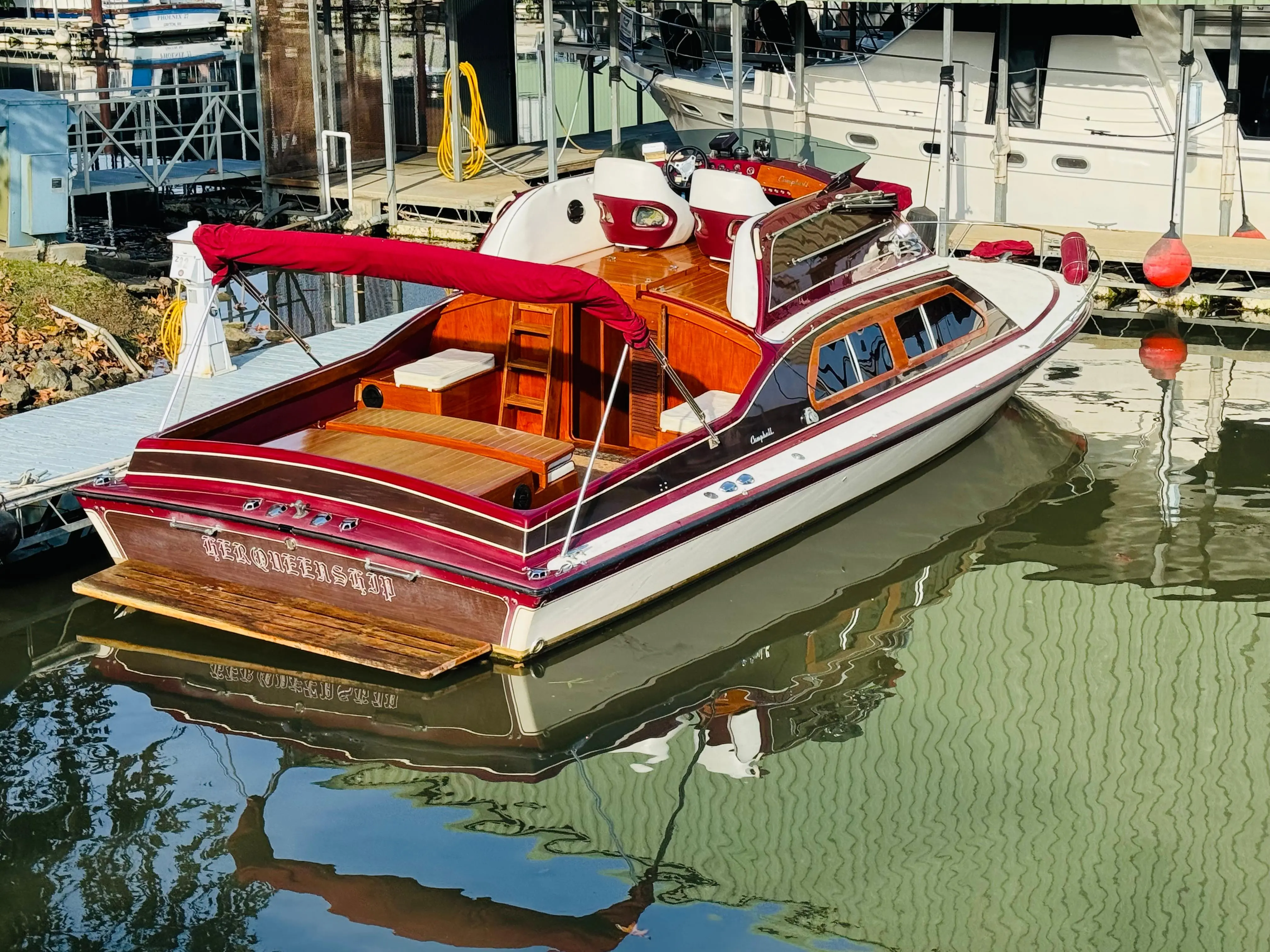 1978 Campbell 32 flybridge cruiser