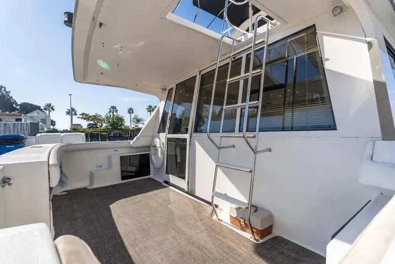 2001 Bayliner 4788 pilothouse