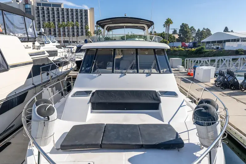 2001 Bayliner 4788 pilothouse