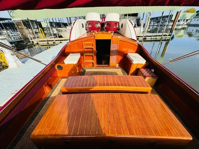 Campbell 32 Flybridge Cruiser