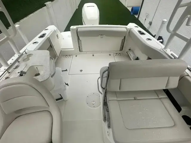 Boston Whaler 230 Vantage