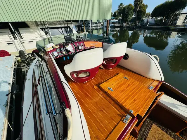 Campbell 32 Flybridge Cruiser