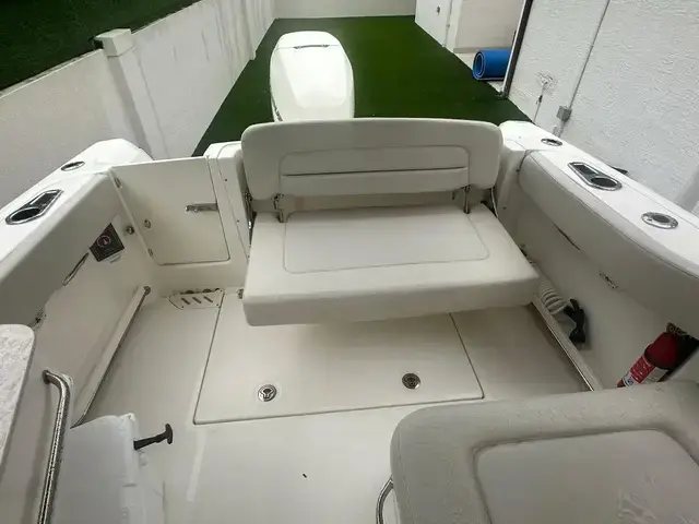 Boston Whaler 230 Vantage