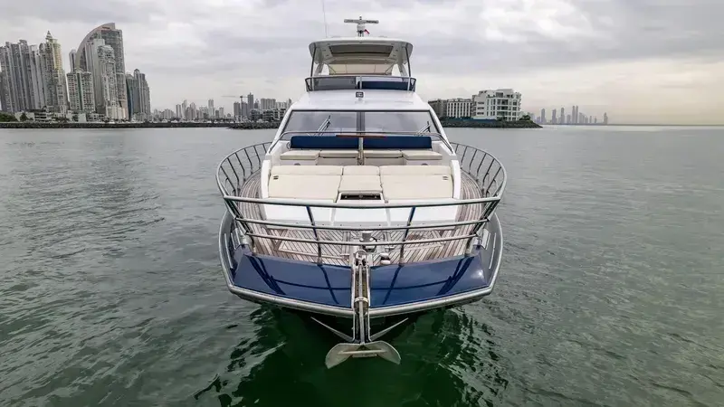 2017 Azimut 66