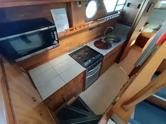 Broom Ocean 42