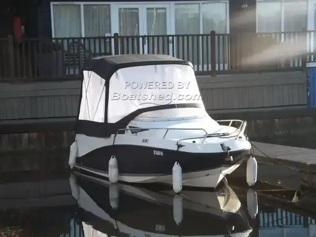 Quicksilver 505 Cabin Active GRP Sport Cruiser