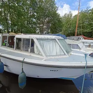 1982 Aquafibre Boats 33 Ruby