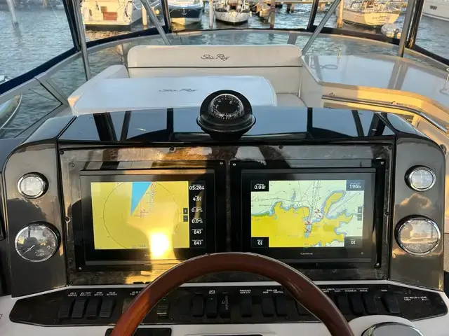 Sea Ray 47 Sedan Bridge