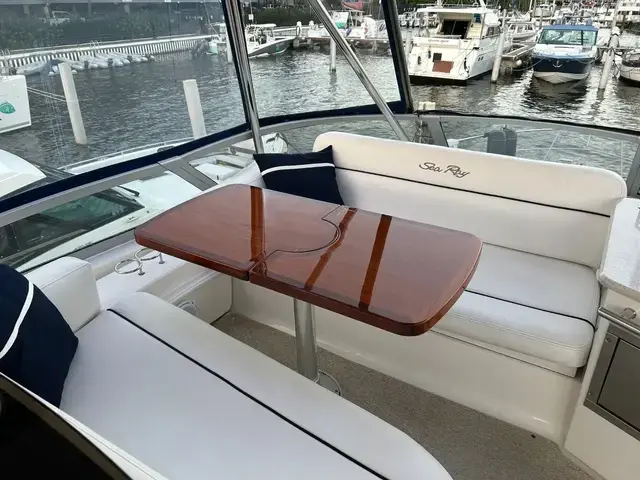 Sea Ray 47 Sedan Bridge