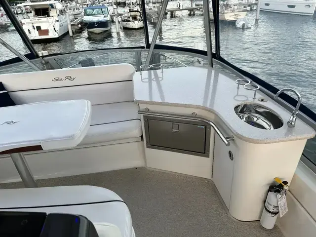 Sea Ray 47 Sedan Bridge