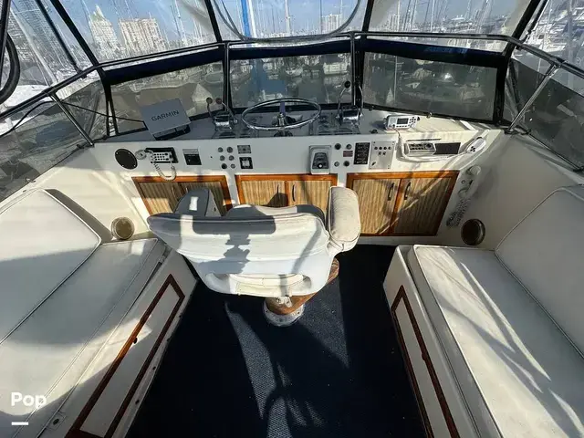 Hatteras 38 Double Cabin