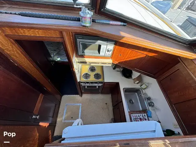 Hatteras 38 Double Cabin