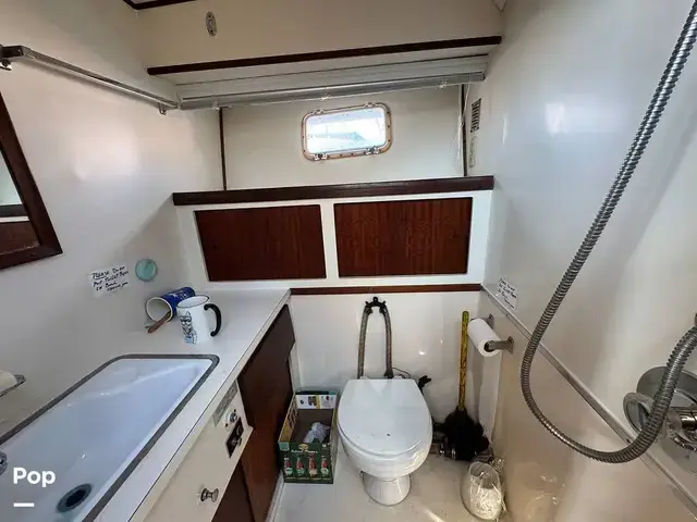 Hatteras 38 Double Cabin