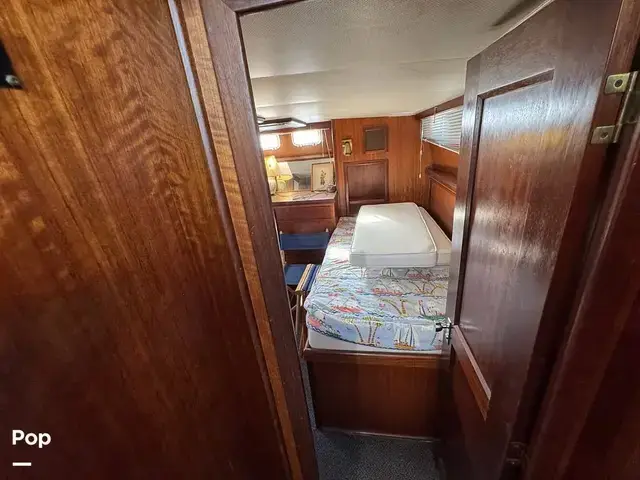 Hatteras 38 Double Cabin