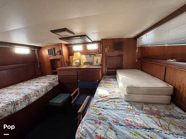 Hatteras 38 Double Cabin