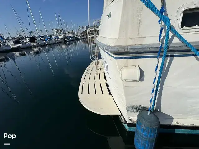 Hatteras 38 Double Cabin