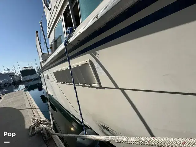 Hatteras 38 Double Cabin