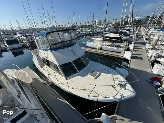 Hatteras 38 Double Cabin