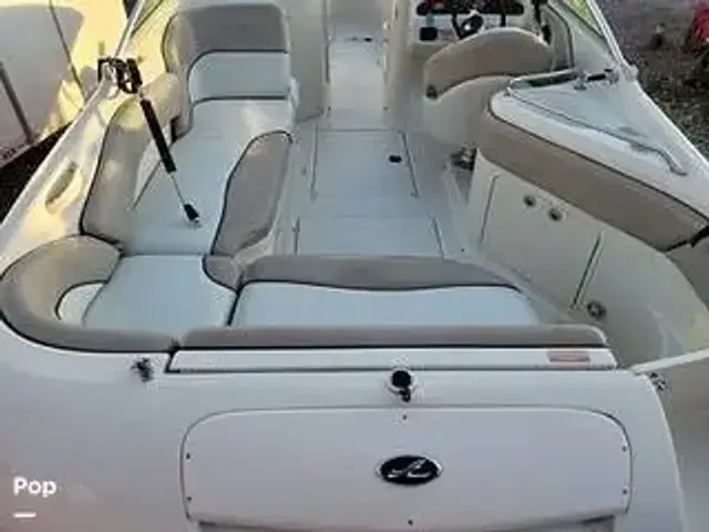 Sea Ray 240 Sundeck