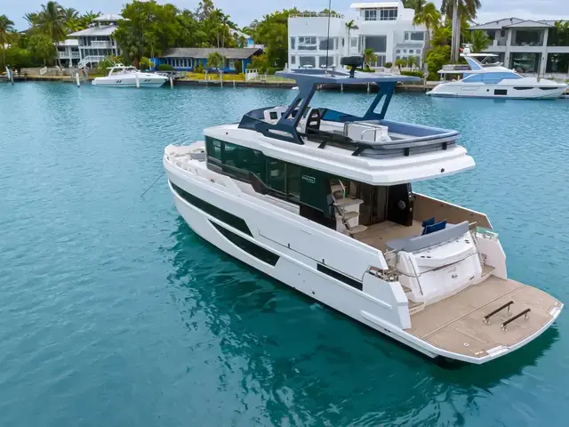 Okean 52