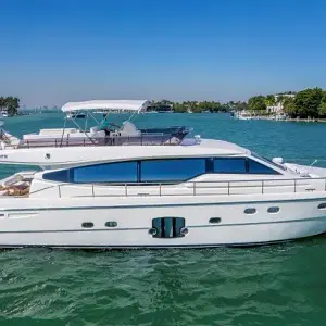 2011 Ferretti Yachts 660