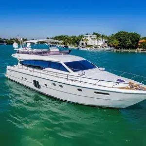 2011 Ferretti Yachts 660