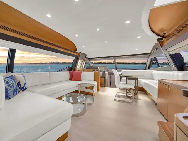 Ferretti Yachts 660