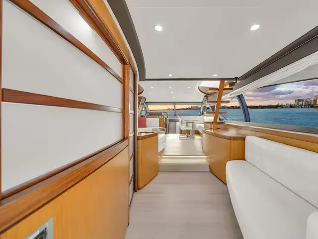 Ferretti Yachts 660