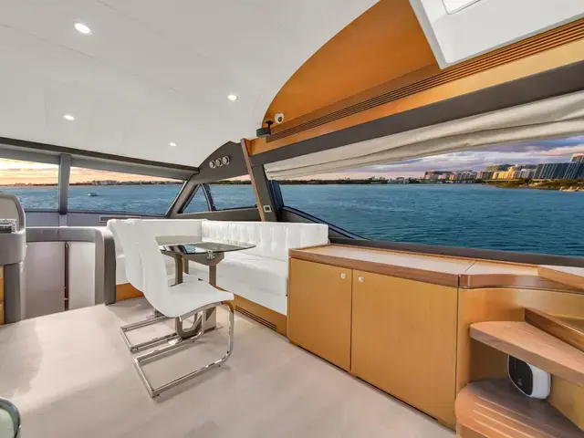 Ferretti Yachts 660