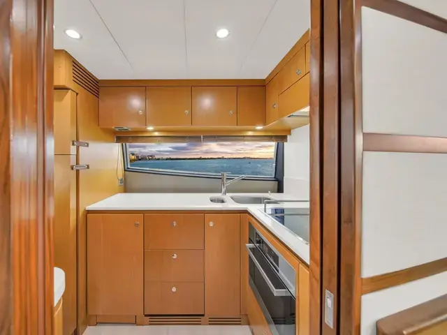 Ferretti Yachts 660