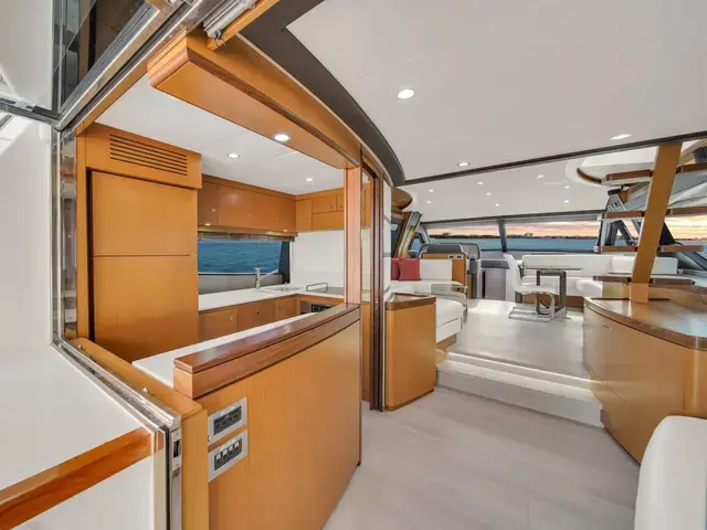 Ferretti Yachts 660