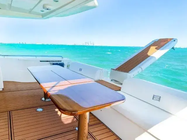 Ferretti Yachts 660