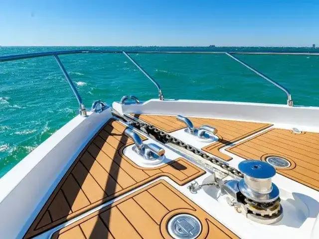 Ferretti Yachts 660