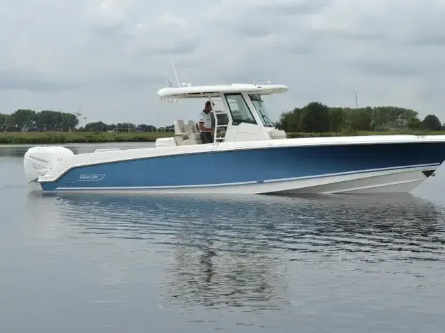 Boston Whaler 330 Outrage