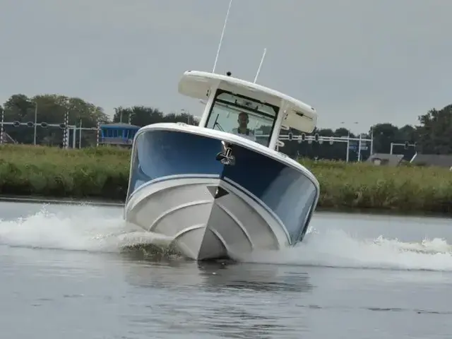 Boston Whaler 330 Outrage