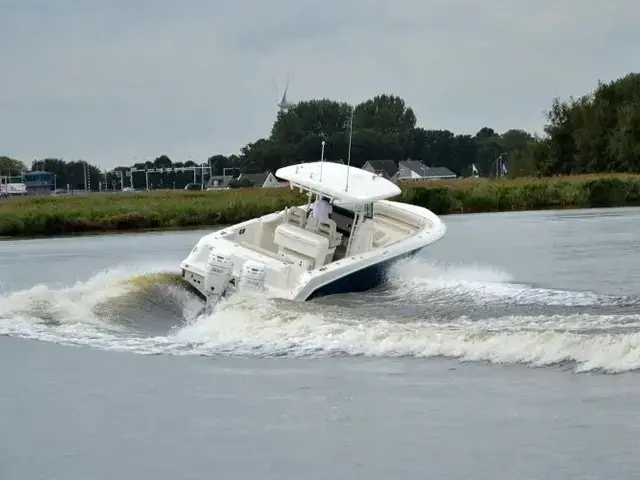 Boston Whaler 330 Outrage