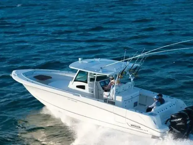 Boston Whaler 380 Outrage