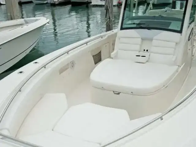 Boston Whaler 380 Outrage