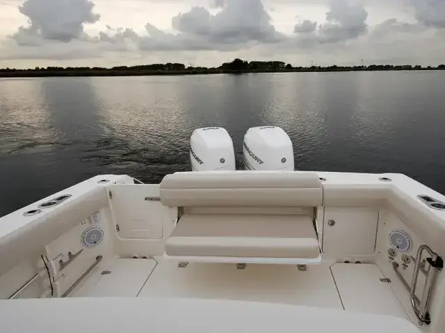 Boston Whaler 330 Outrage