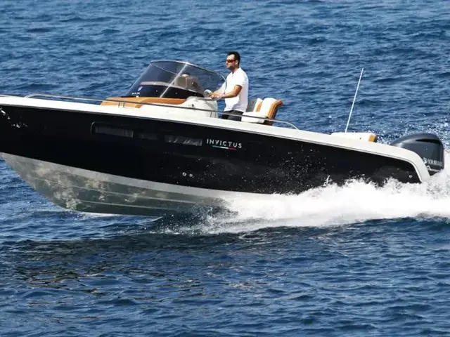 Invictus yachts Invictus 240 cx