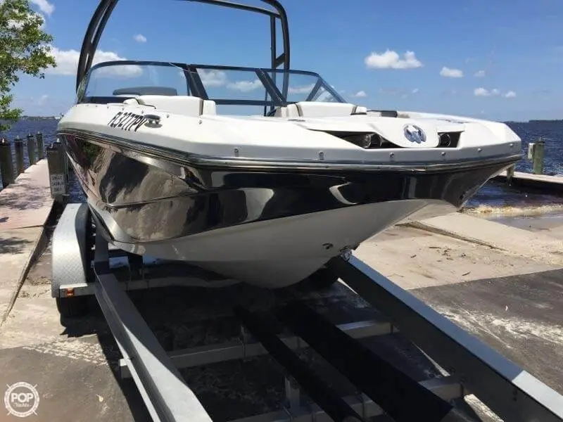 Scarab Boats 215