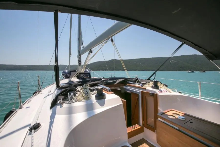 2016 Bavaria cruiser 37