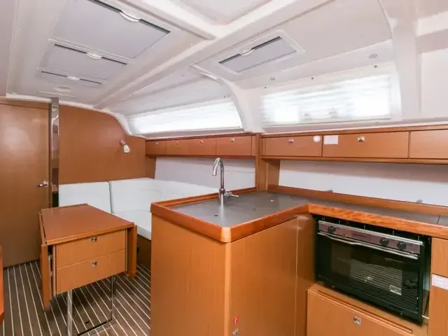 Bavaria Cruiser 37