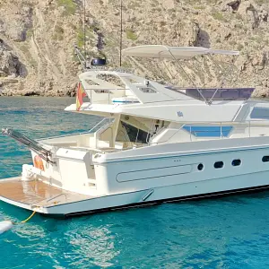 2000 Ferretti Yachts Ferretti 620 Fly