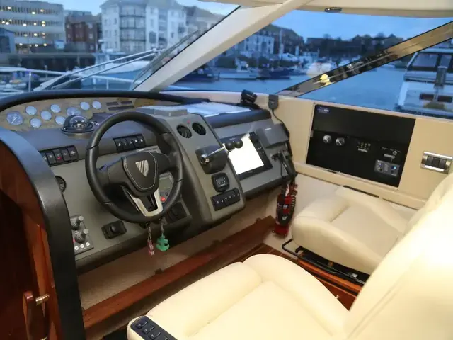 Fairline Squadron 58