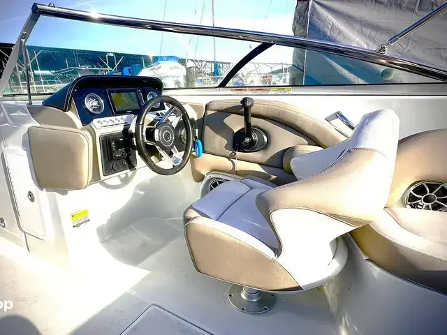 Crownline E235 XS