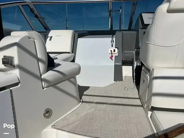 Cruisers Yachts 340 Express