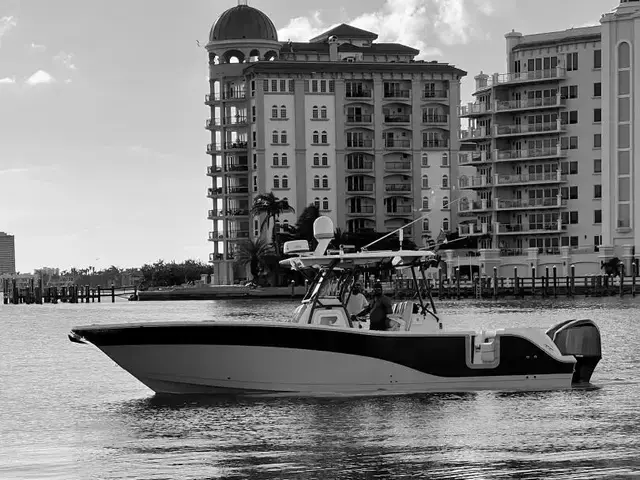 Sea Fox 328 Commander